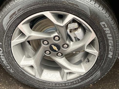 Used 2024 Chevrolet Trax LT w/ Sunroof Package image 29