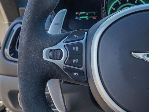 Used 2022 Aston Martin V8 Vantage Coupe image 25