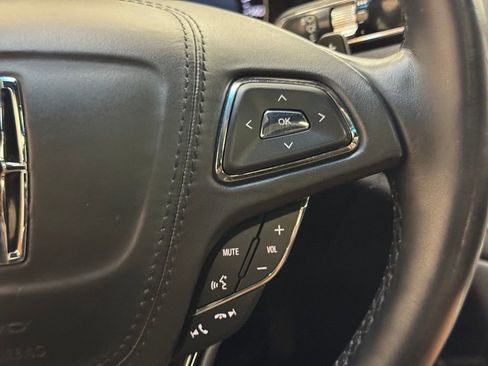 Used 2020 Lincoln MKZ Reserve w/ Luxury Package FWD image 22