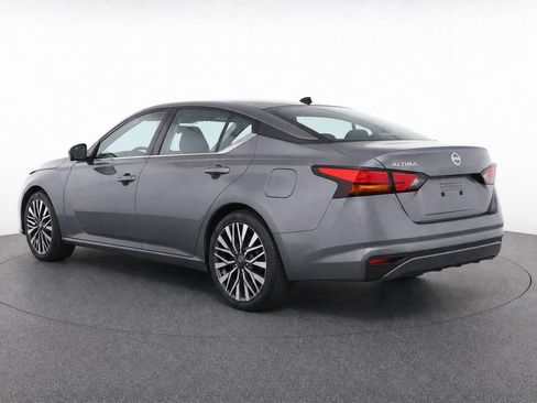 Used 2026 Nissan Altima 2.5 SV FWD image 3