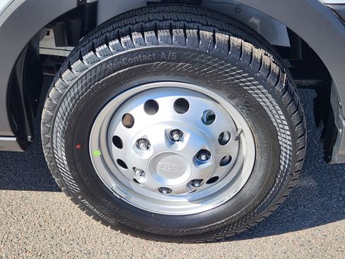 New 2026 Ford Transit 250 148 Medium Roof Extended AWD image 9