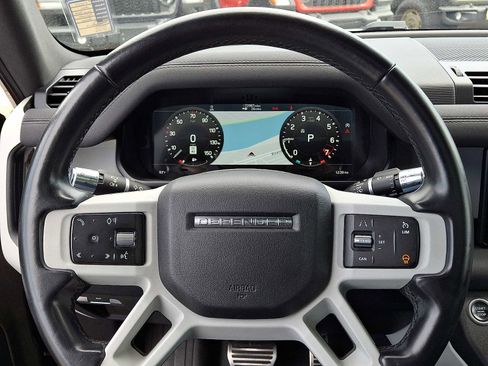 Used 2022 Land Rover Defender 110 X-Dynamic SE AWD/4WD image 24
