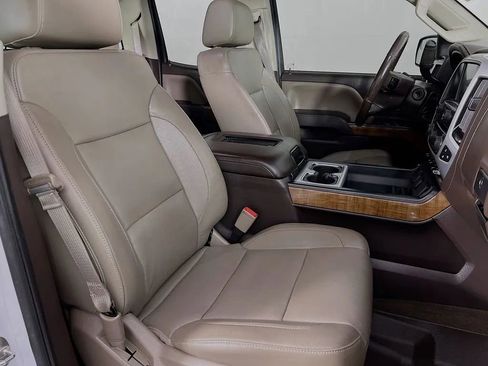 Used 2016 GMC Sierra 2500 SLT w/ Suspension Package, Off-Road image 27