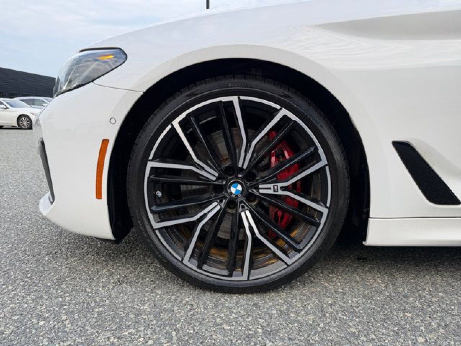 Used 2023 BMW M550i xDrive w/ Executive Package AWD/4WD image 9