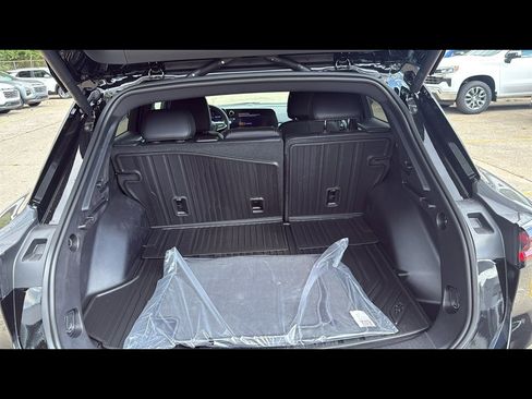 New 2025 Chevrolet Equinox EV LT image 26