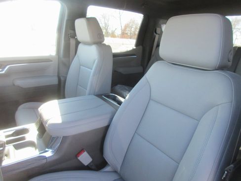 New 2026 GMC Sierra 1500 SLT w/ SLT Premium Package image 13