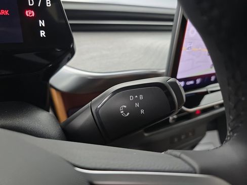 Used 2025 Volkswagen ID. Buzz Pro S Plus image 35