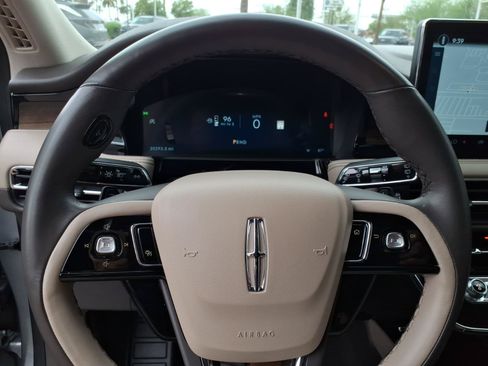 Used 2024 Lincoln Corsair Reserve FWD image 17