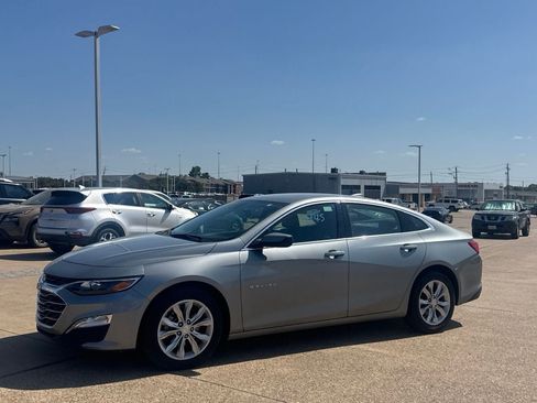 Used 2025 Chevrolet Malibu LT FWD image 9