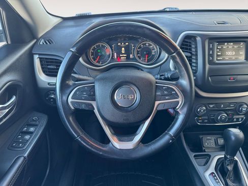 Used 2016 Jeep Cherokee Latitude image 12