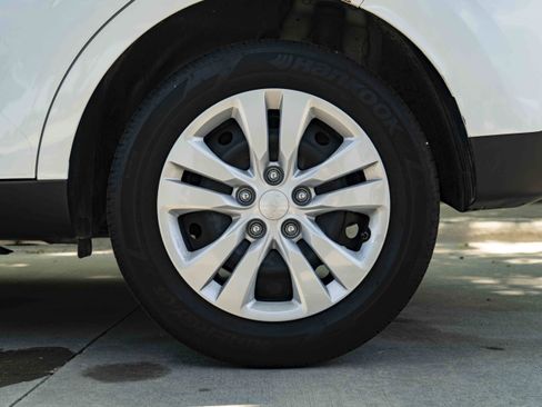 Used 2025 Kia Soul LX FWD image 14