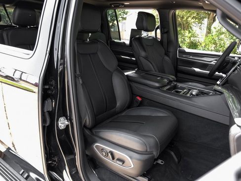 Used 2022 Jeep Wagoneer Series III w/ Premium Group I image 47