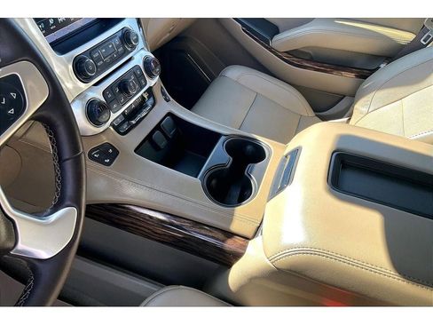 Used 2018 GMC Yukon SLT w/ Open Road Package AWD/4WD image 19