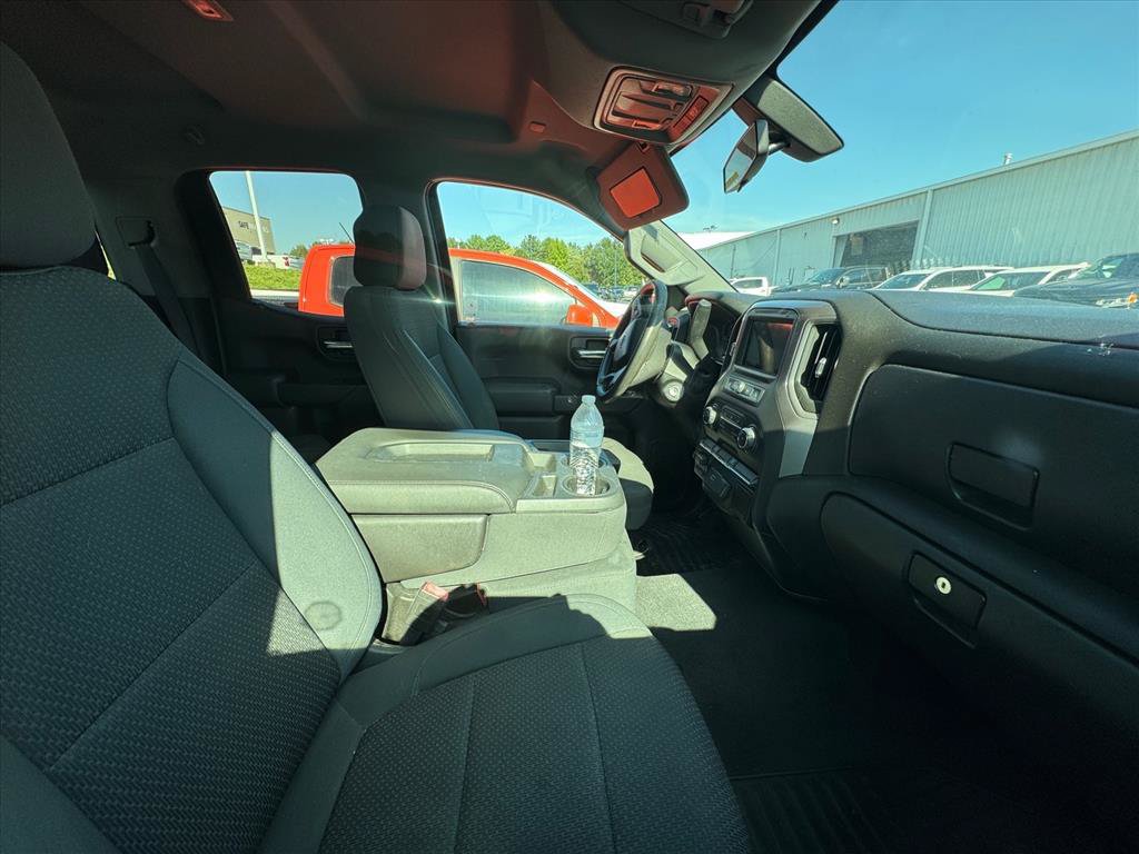 Used 2019 Chevrolet Silverado 1500 Custom Trail Boss w/ Infotainment Package AWD/4WD image 3