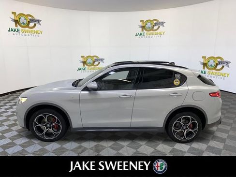 Used 2023 Alfa Romeo Stelvio Ti AWD/4WD image 6