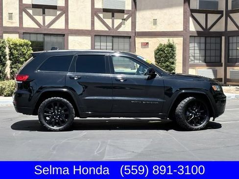 Used 2019 Jeep Grand Cherokee Altitude RWD image 4