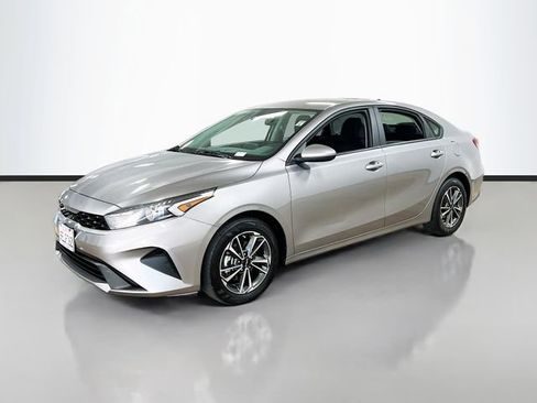 Certified 2023 Kia Forte LXS image 3