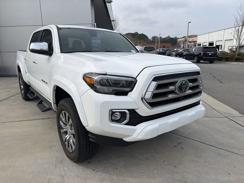 Used 2023 Toyota Tacoma Limited image 1