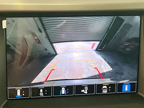 Used 2023 GMC Acadia Denali w/ Denali Technology Package image 14