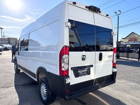 Used 2025 RAM ProMaster 2500 w/ Crew Van Package image 5