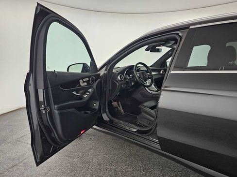 Used 2020 Mercedes-Benz GLC 300 4MATIC image 19