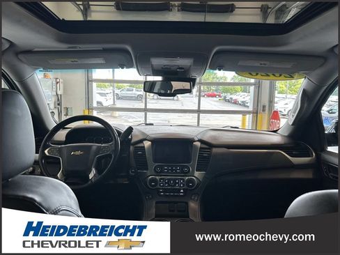 Used 2020 Chevrolet Suburban LT w/ Luxury Package AWD/4WD image 17