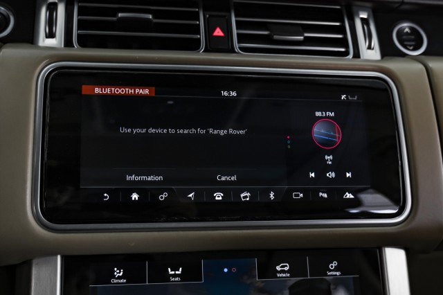 Used 2020 Land Rover Range Rover HSE AWD/4WD image 25