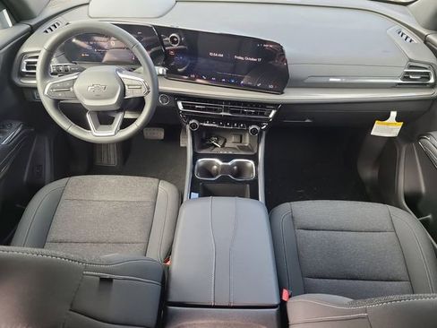 New 2026 Chevrolet Traverse LT w/ Midnight/Sport Edition FWD image 17