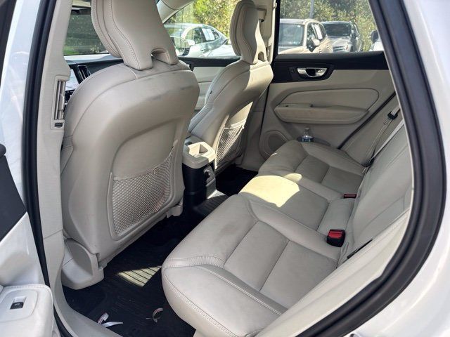 Used 2023 Volvo XC60 T8 Ultimate w/ Climate Package AWD/4WD image 12