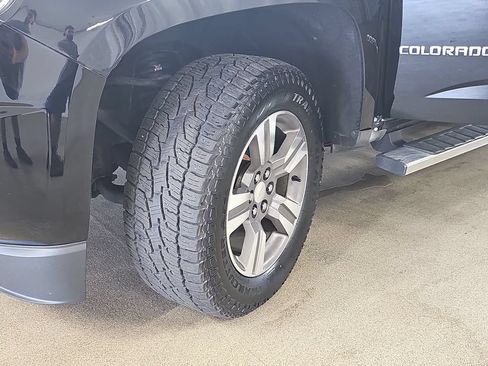 Used 2018 Chevrolet Colorado W/T w/ Custom Special Edition AWD/4WD image 35