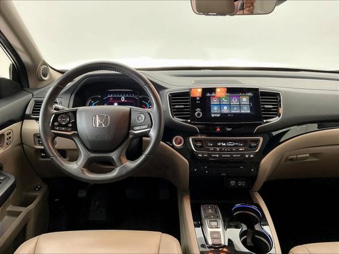 Used 2021 Honda Pilot Touring image 5