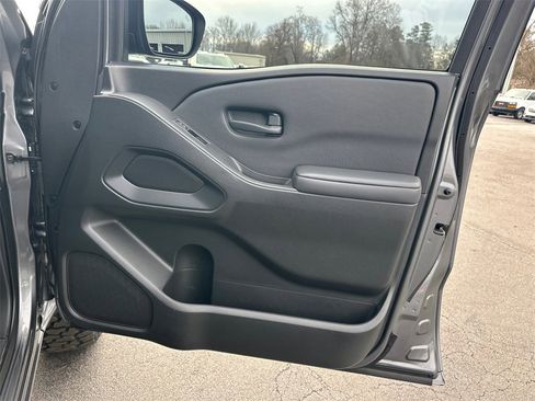 Used 2022 Nissan Frontier S w/ Technology Package image 15