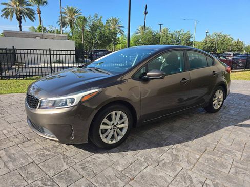 Used 2017 Kia Forte LX w/ LX Popular Package FWD image 6