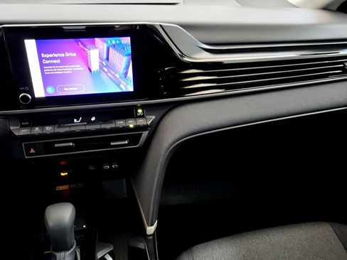 Used 2025 Toyota Camry LE FWD image 29