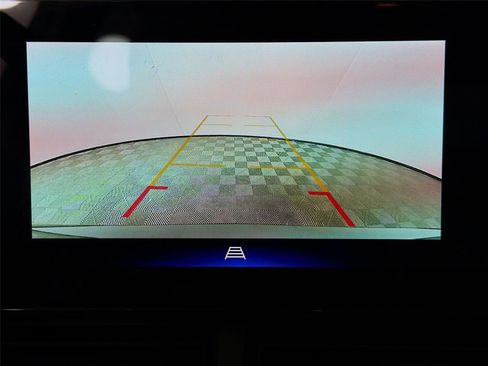 Used 2024 Chevrolet Trax LT w/ Sunroof Package image 16