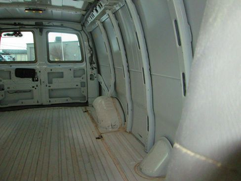 Used 2021 Chevrolet Express 2500 Extended w/ Driver Convenience Package image 8