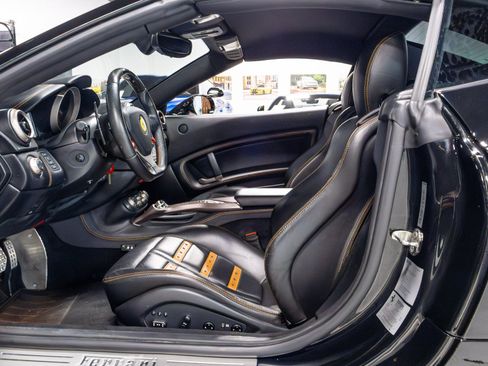 Used 2012 Ferrari California RWD image 6