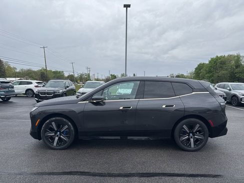 Used 2024 BMW iX xDrive50 w/ Premium Package AWD/4WD image 4
