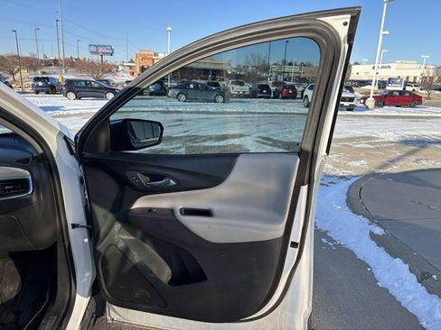 Used 2020 Chevrolet Equinox Premier image 20