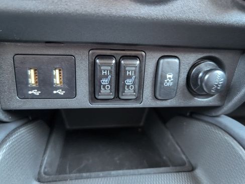 Used 2025 Mitsubishi Outlander Sport LE image 2