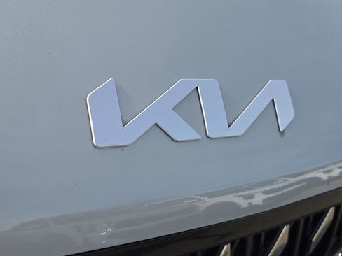 New 2026 Kia Carnival EX image 4