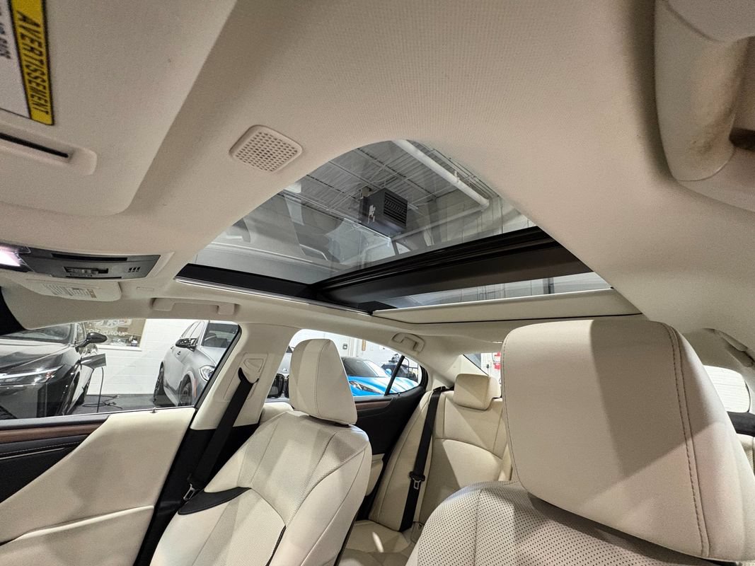 Used 2023 Lexus ES 350 w/ Premium Package FWD image 41