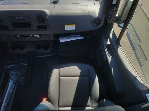 Used 2025 Mercedes-Benz Sprinter 2500 image 16