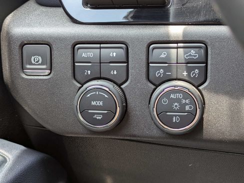 Used 2025 Chevrolet Silverado 3500 High Country w/ High Country Premium Package AWD/4WD image 25
