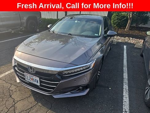Used 2022 Honda Accord Touring image 3