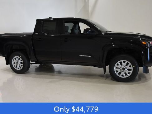 New 2026 Toyota Tacoma SR5 AWD/4WD image 3