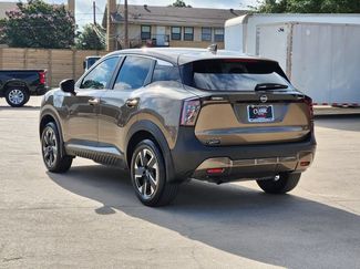 Used 2025 Nissan Kicks SV AWD/4WD video 3