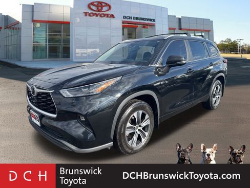 Used 2023 Toyota Highlander XLE image 1