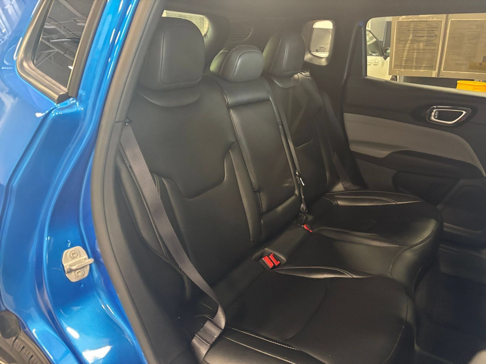 Used 2025 Jeep Compass Limited AWD/4WD image 37