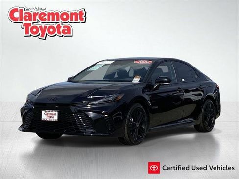 Certified 2026 Toyota Camry Hybrid FWD image 1